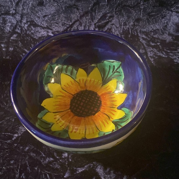 Talavera Hand-Painted Sunflower Bowl Lead Free - Picture 2 of 5